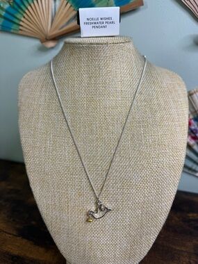 Avon Noelle Wishes Silver Tone Dove Pendant Necklace with Genuine Pearl